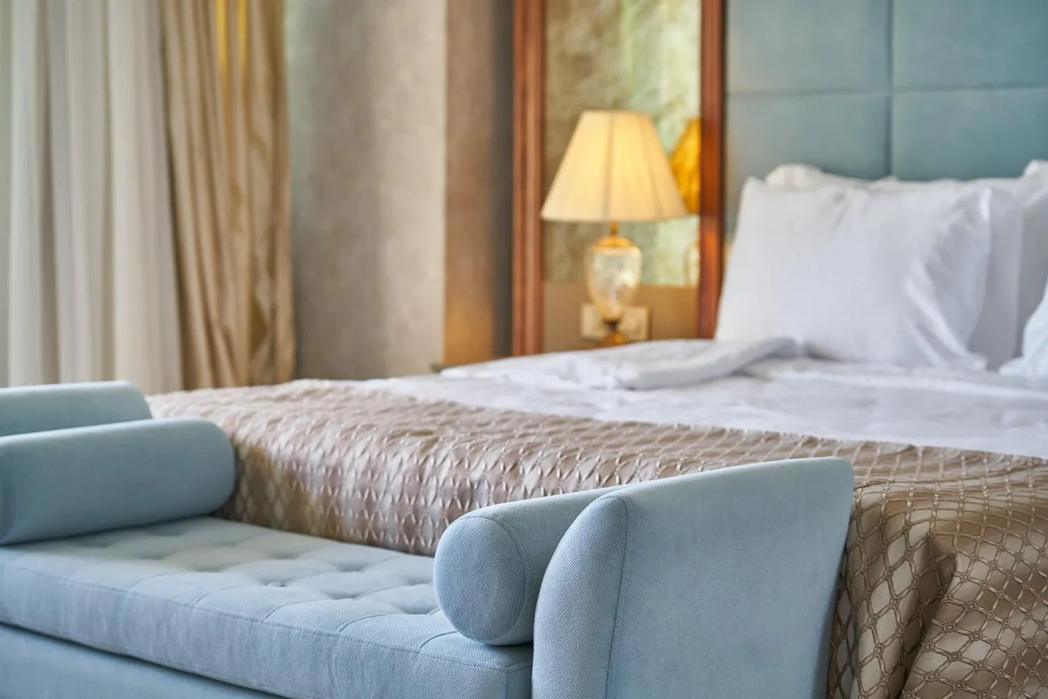 Traviquevelvethouse