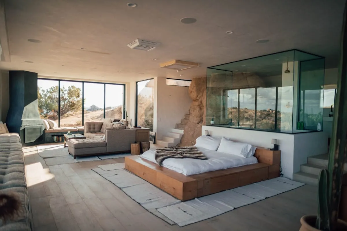 Traviquevelvethouse